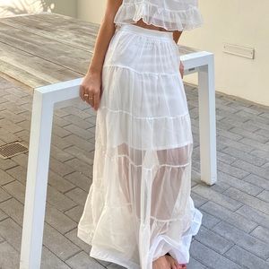 White wavy maxi skirt